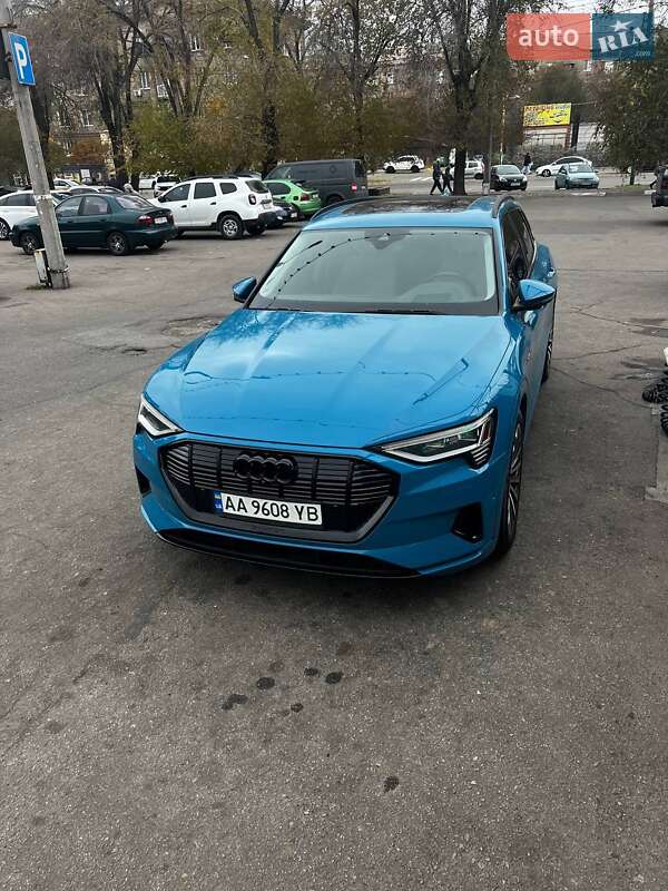 Audi E-tron (2019)