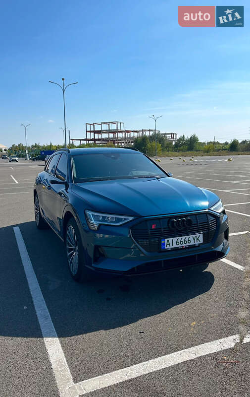 Audi E-tron (2019)
