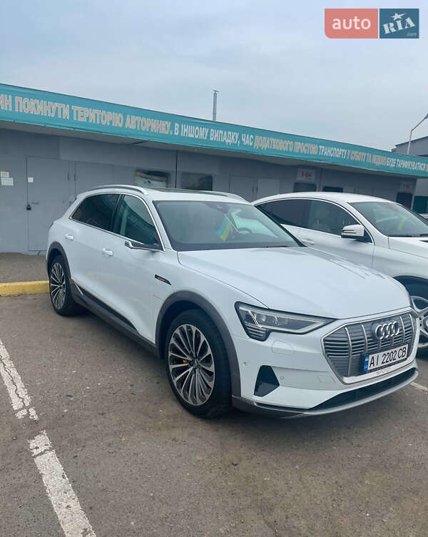 Audi E-tron (2019)