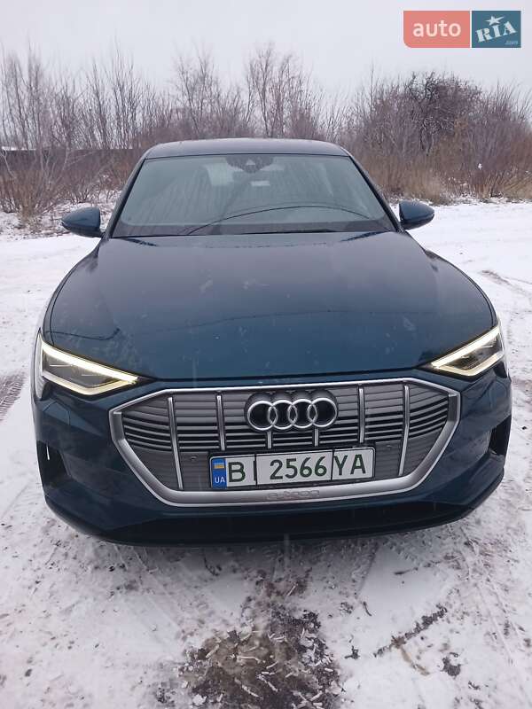 Audi E-tron (2019)