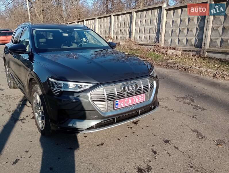 Audi E-tron (2019)