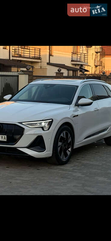 Audi E-tron (2021)