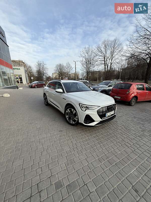 Audi E-tron (2021)