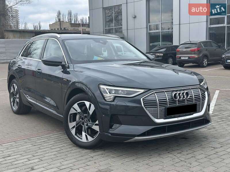 Audi E-tron (2021)