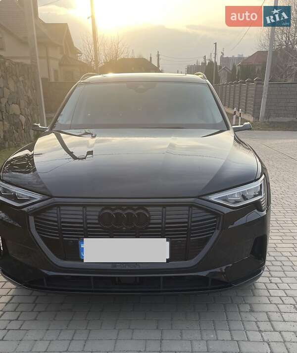 Audi E-tron (2019)