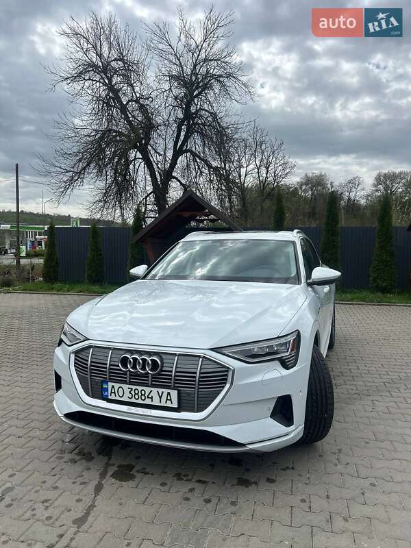 Audi E-tron (2022)