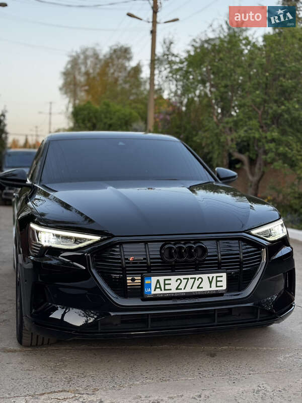 Audi E-tron (2022)