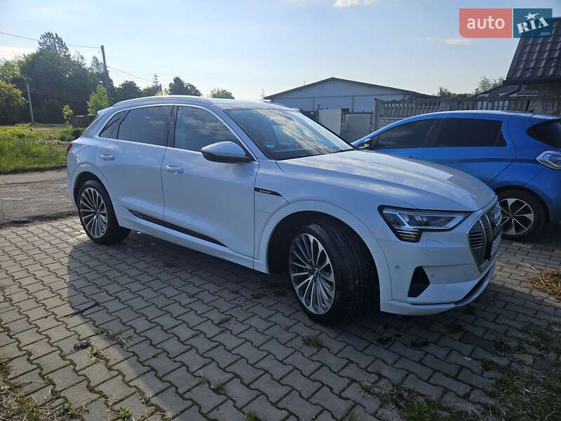 Audi E-tron (2019)