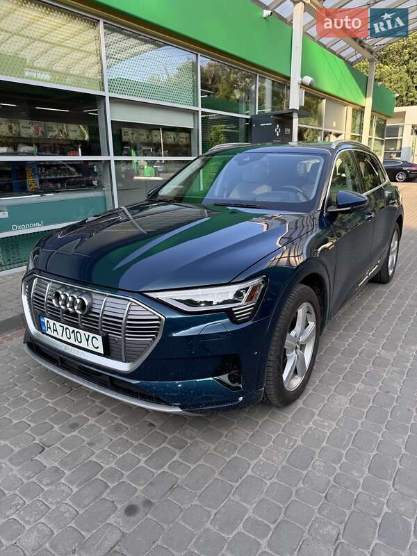 Audi E-tron (2019)