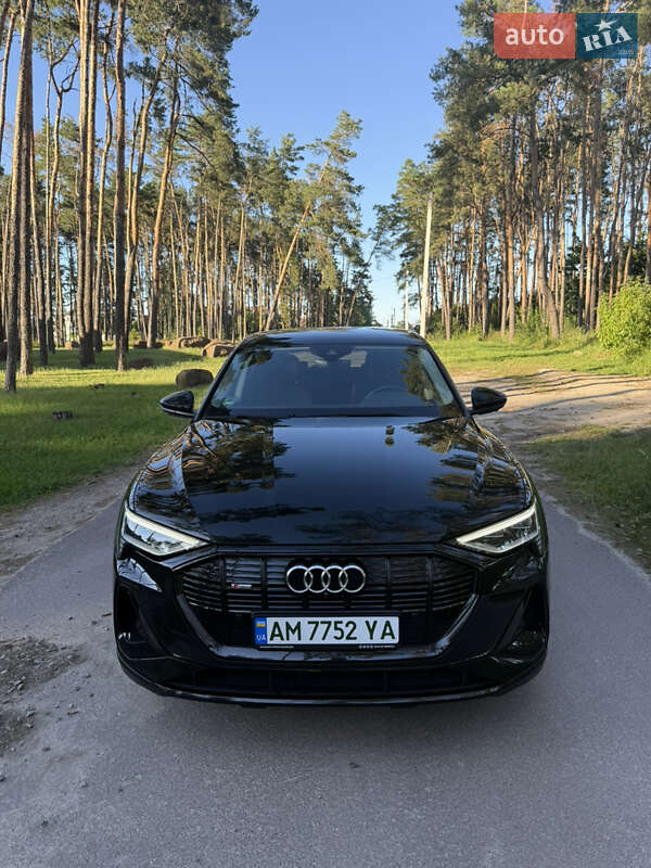 Audi E-tron (2021)