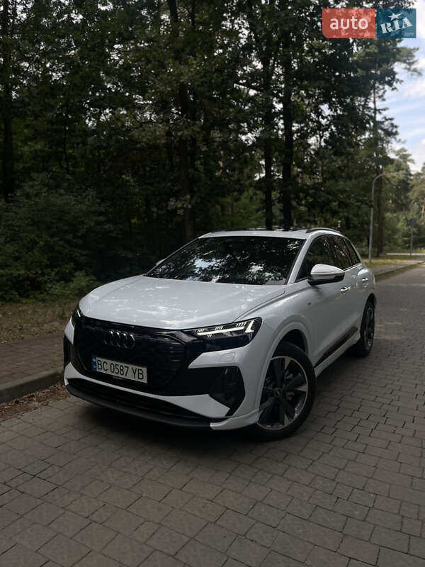 Audi Q4 e-tron (2023)