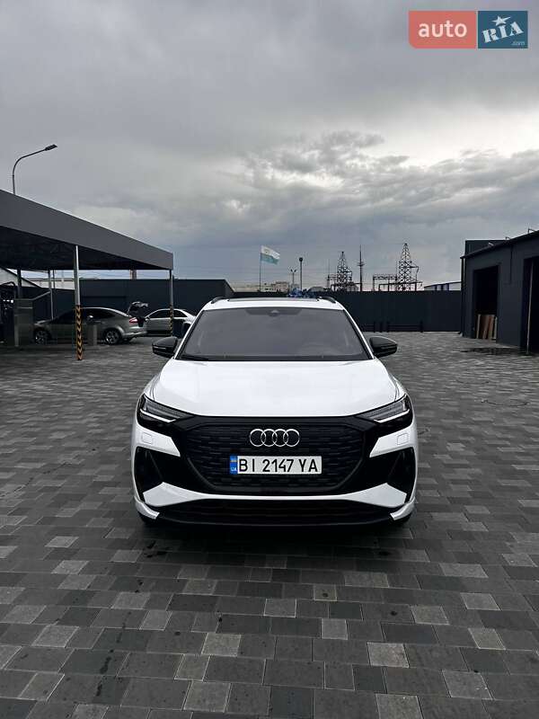 Audi Q4 e-tron (2022)