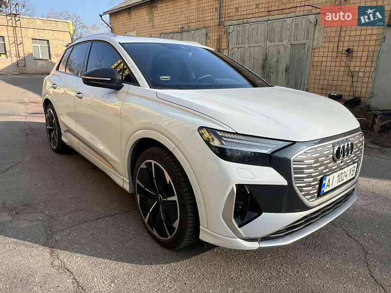Audi Q4 e-tron (2023)
