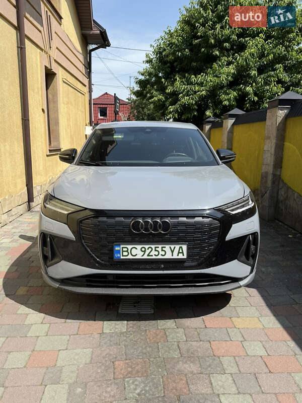 Audi Q4 e-tron (2023)