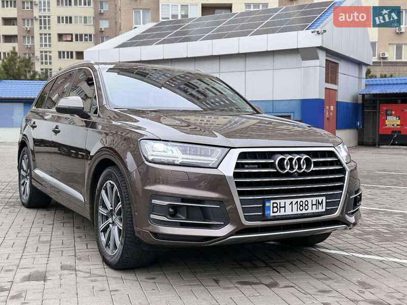 Audi Q7 (2017)