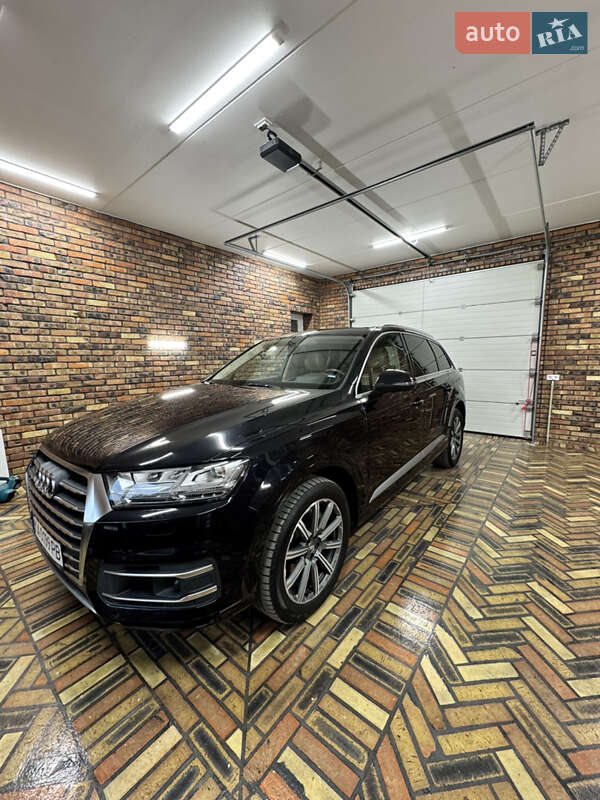 Audi Q7 (2017)