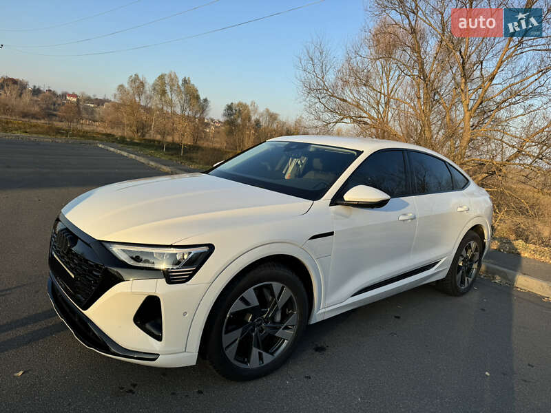 Audi Q8 e-tron (2023)