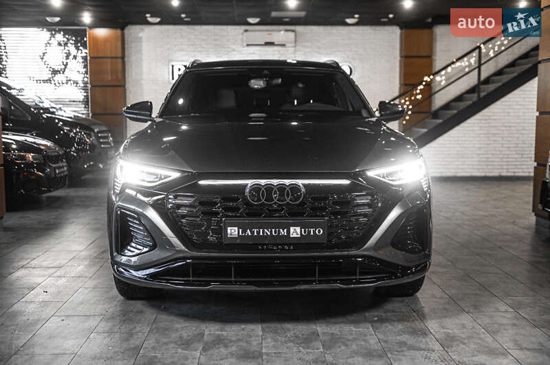 Audi Q8 e-tron (2023)