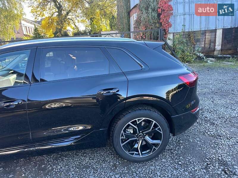 Audi Q8 e-tron (2023)