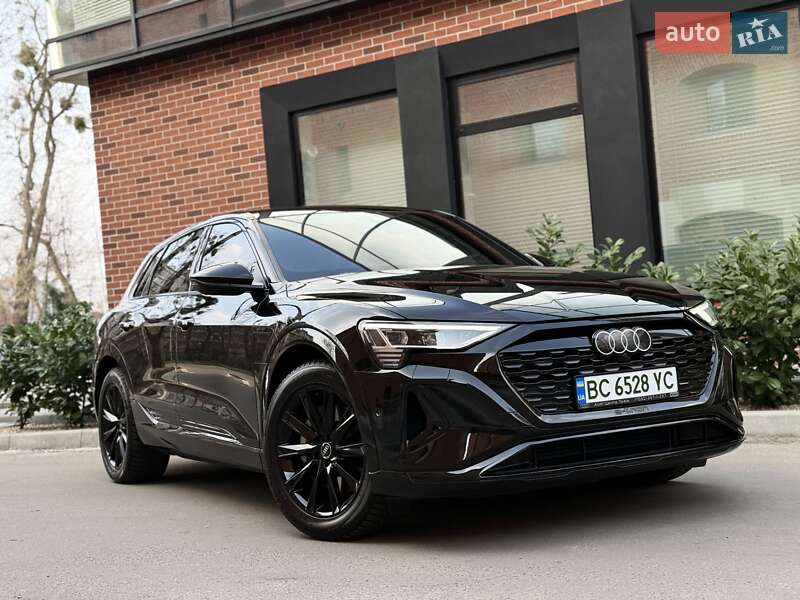 Audi Q8 e-tron (2023)