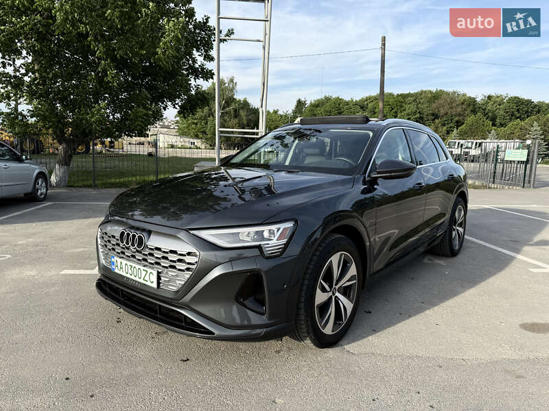 Audi Q8 e-tron (2023)