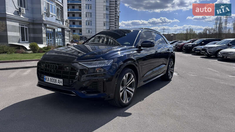 Audi Q8 (2020)