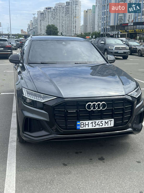 Audi Q8 (2020)