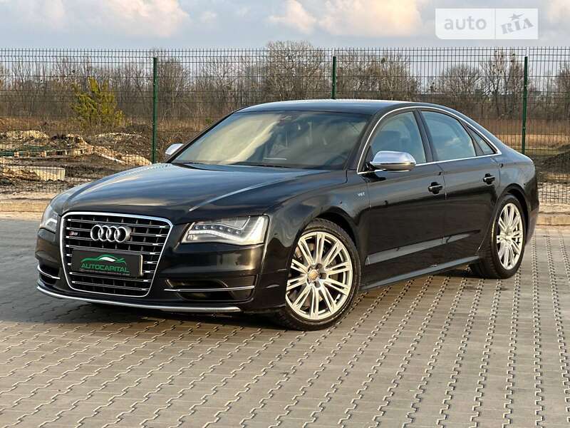 Audi S8 (2013)
