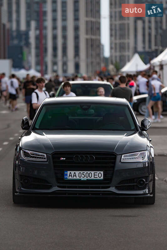Audi S8 (2016)