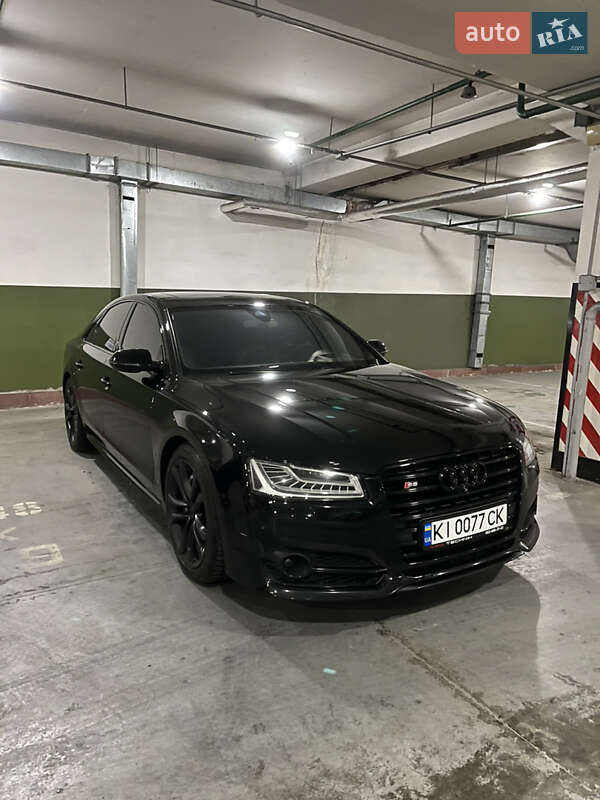 Audi S8 (2017)