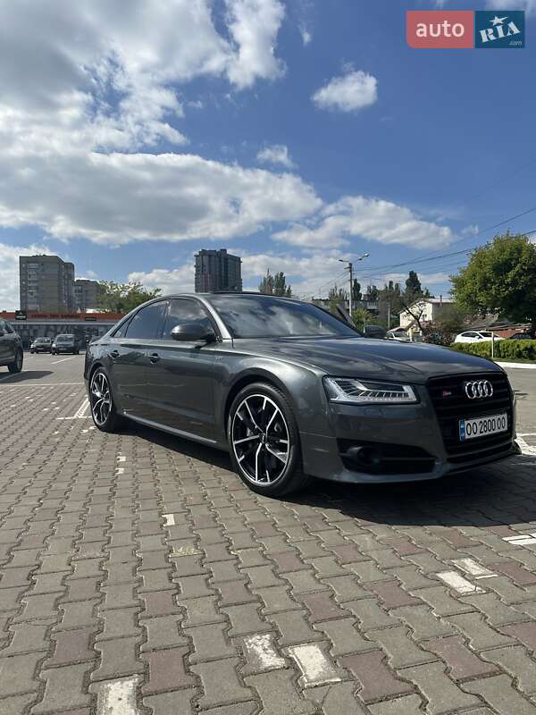 Audi S8 (2016)
