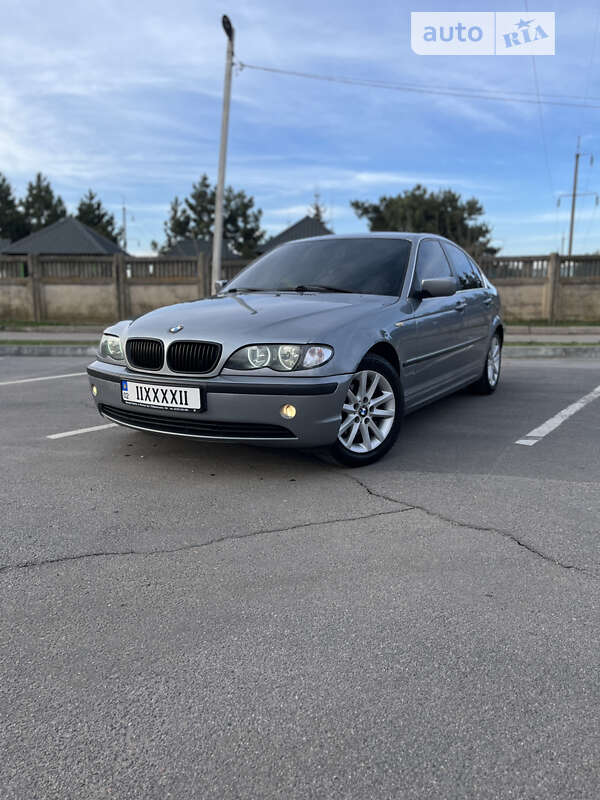 Bmw 318 (2004)