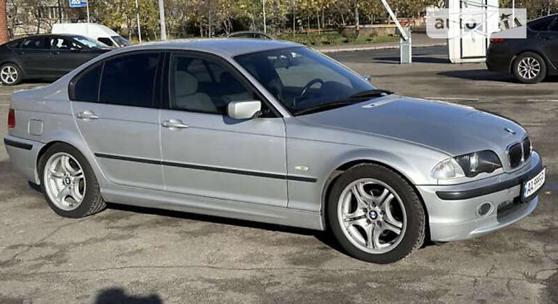 Bmw 323i (2000)
