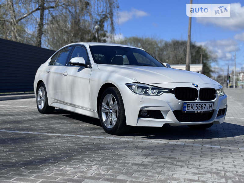 Bmw 330xi (2017)