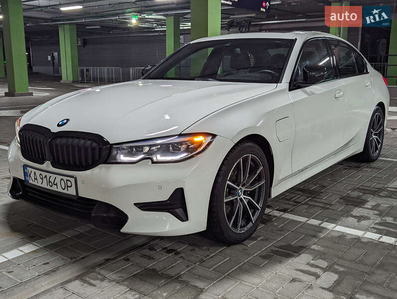 Bmw 330e (2021)