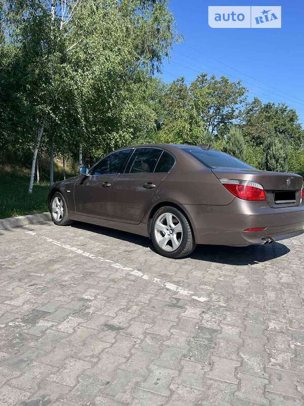 Bmw 520i (2004)