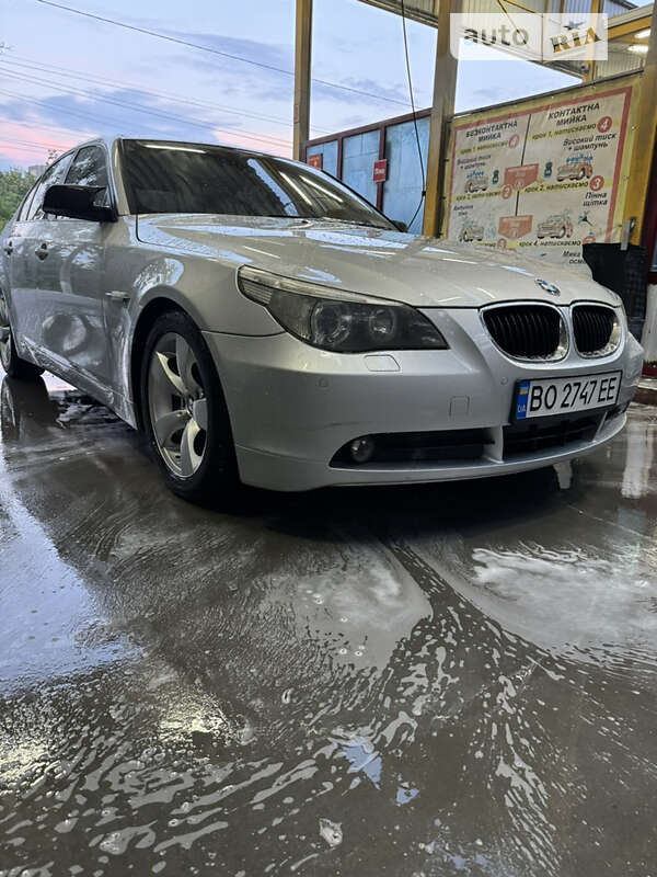 Bmw 520i (2004)