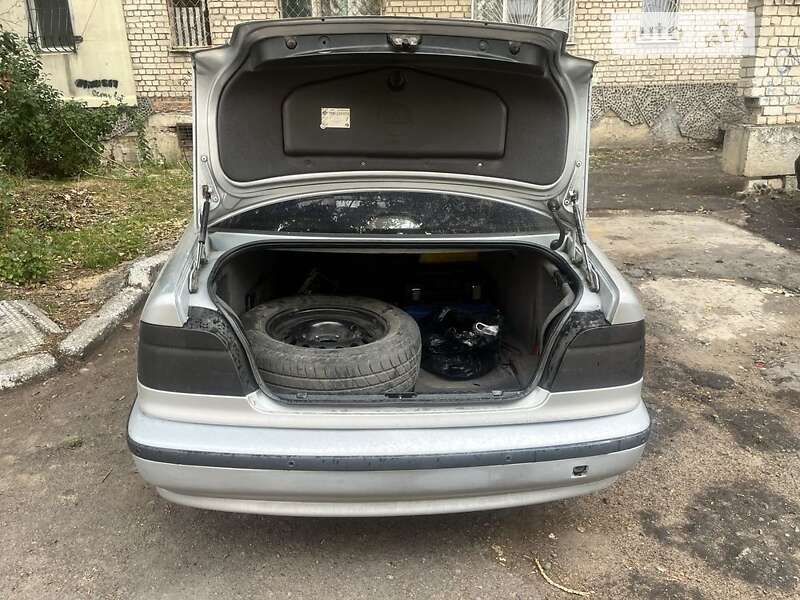 Bmw 528 (1997)
