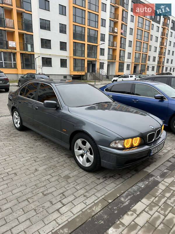 Bmw 5 series (2000)