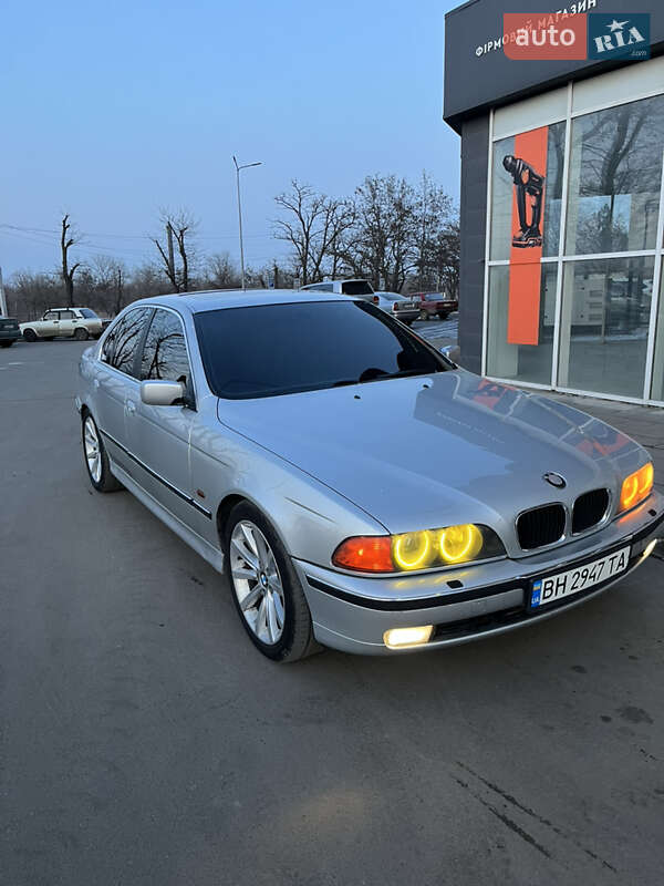Bmw 5 series (2000)