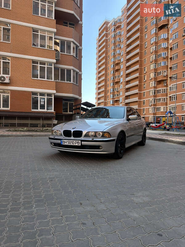Bmw 5 series (2000)