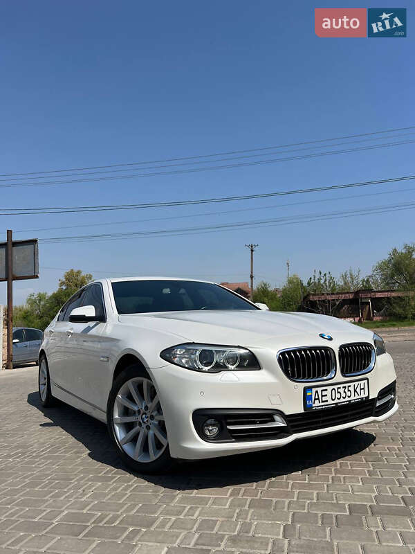 Bmw 5 series (2015)