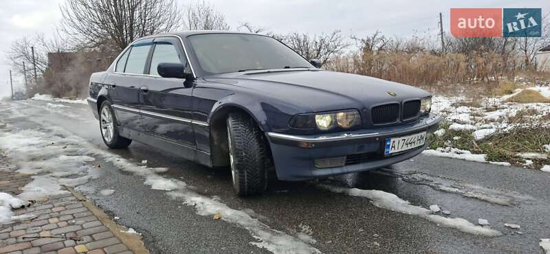Bmw 7 series (2001)