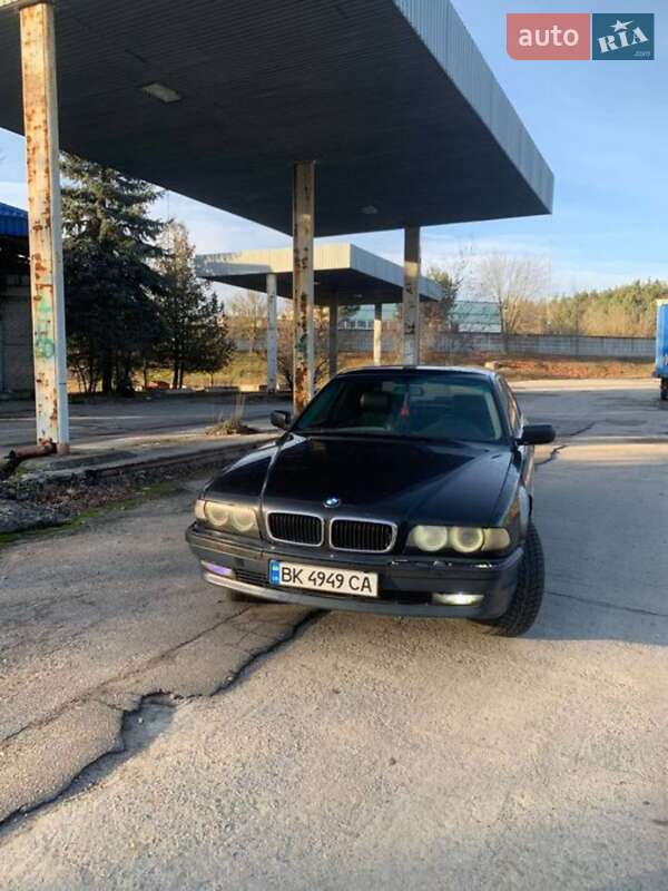 Bmw 7 series (2001)
