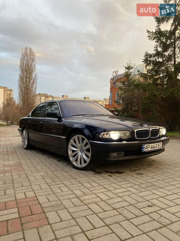 Bmw 7 series (2000)