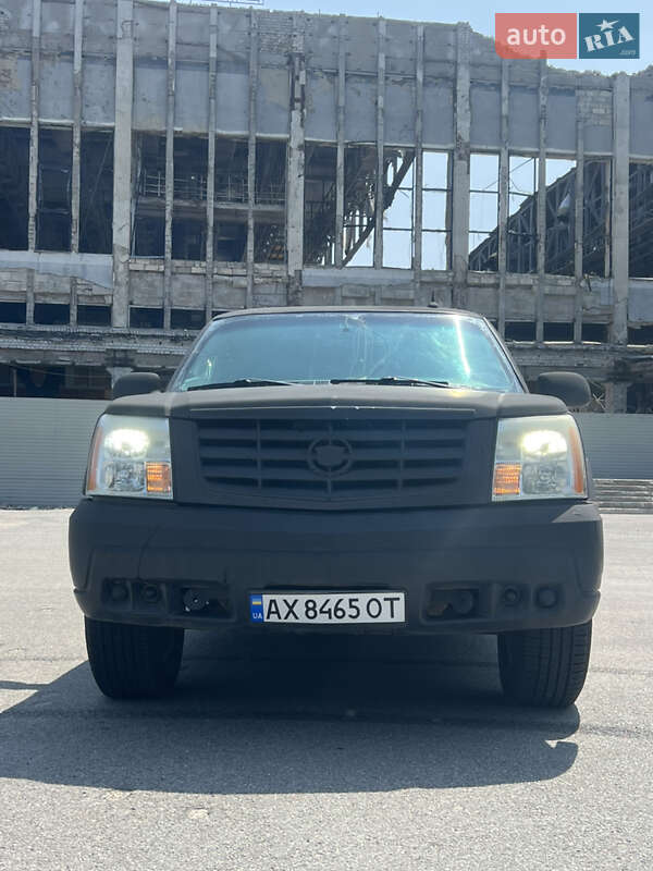 Cadillac Escalade (2004)
