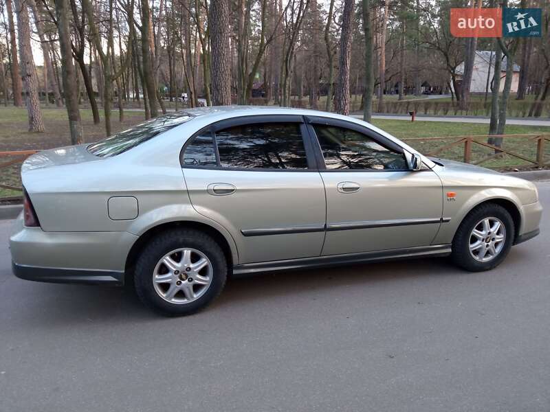 Chevrolet Evanda (2005)