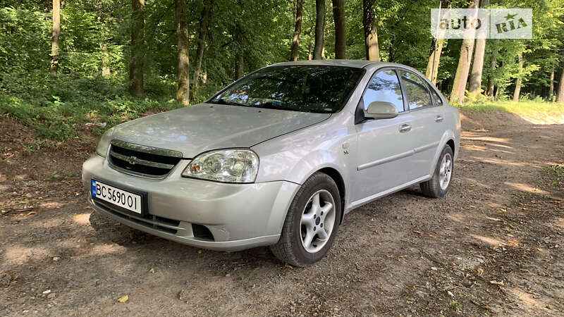Chevrolet Lacetti (2004)