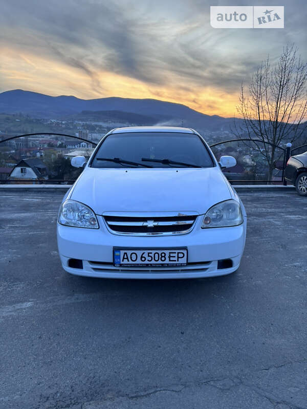Chevrolet Lacetti (2012)