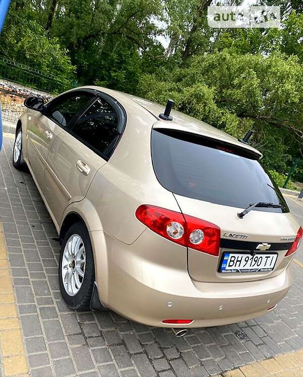 Chevrolet Lacetti (2010)